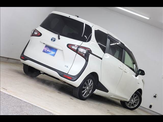 SIENTA HYBRID