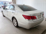CROWN sedan hybrid