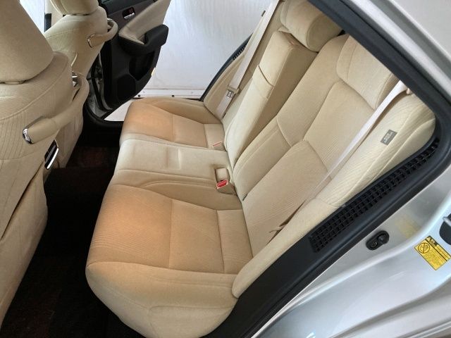 CROWN sedan hybrid