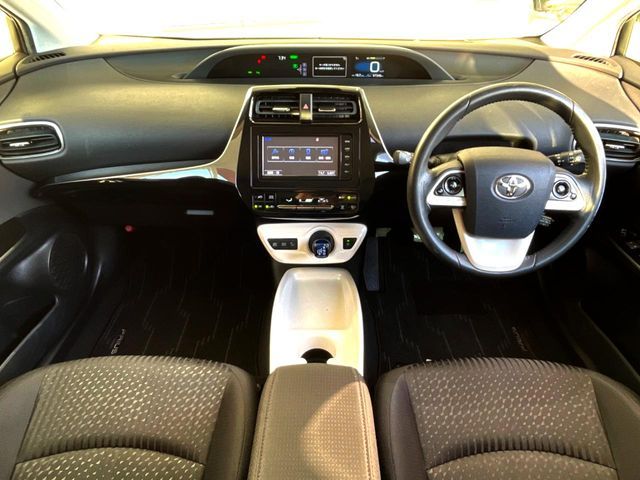PRIUS 4WD
