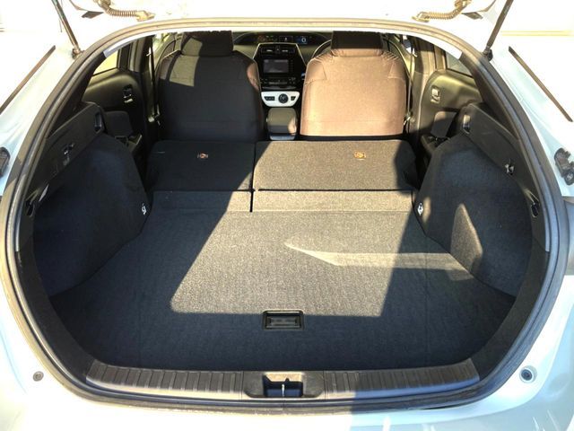 PRIUS 4WD