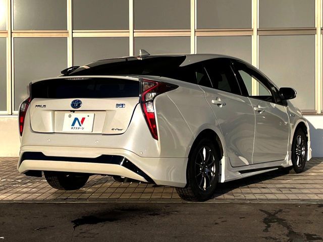 PRIUS 4WD