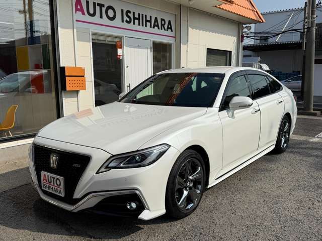 CROWN sedan
