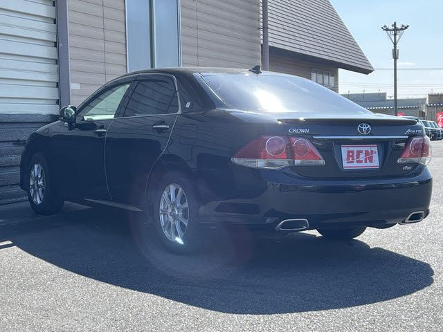 CROWN sedan 4WD