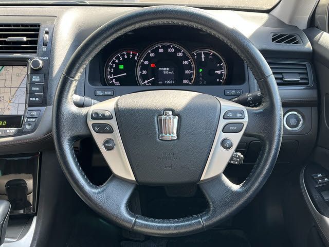 CROWN sedan 4WD