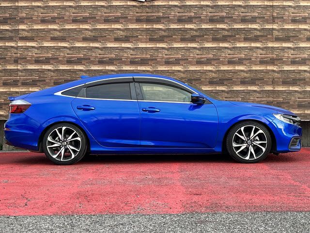 INSIGHT sedan