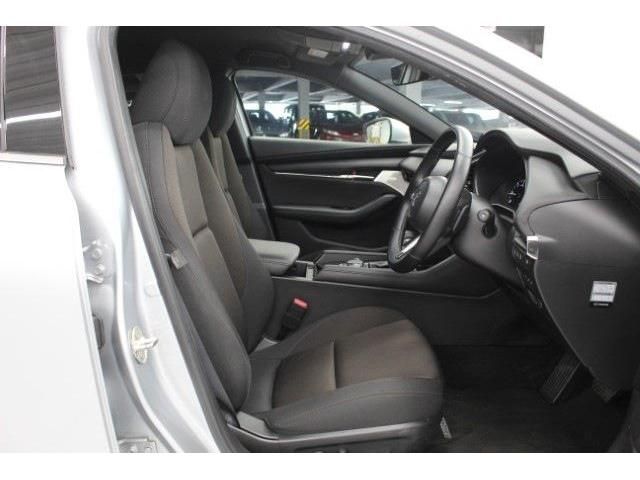 MAZDA3 FASTBACK