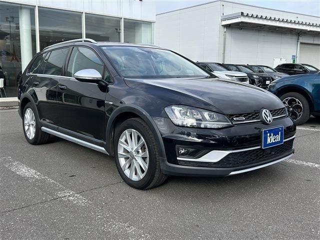 VOLKSWAGEN GOLF Alltrack