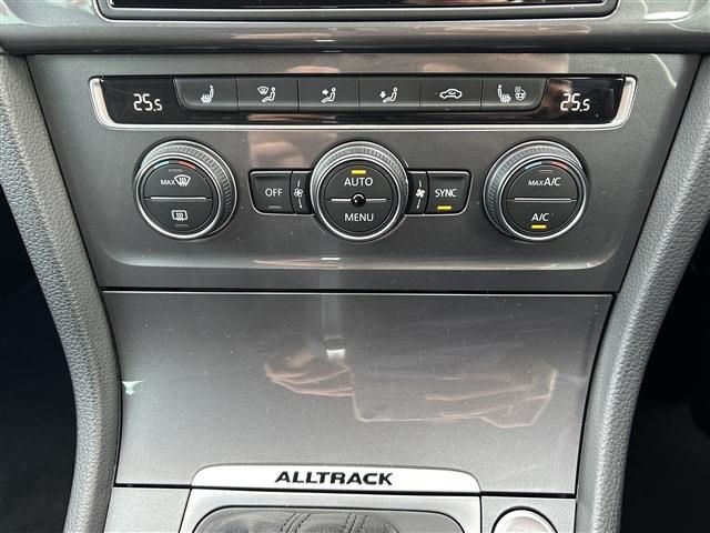 VOLKSWAGEN GOLF Alltrack