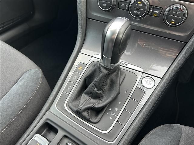 VOLKSWAGEN GOLF Alltrack