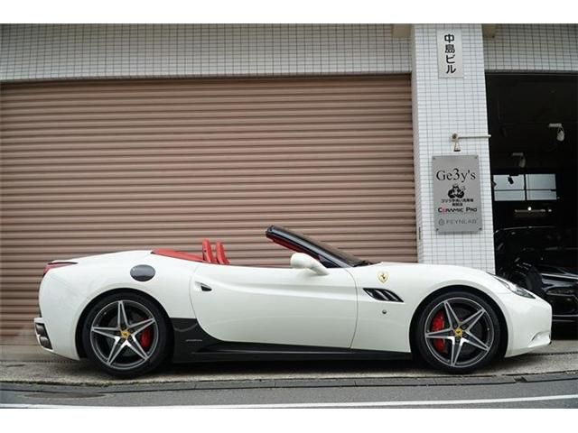FERRARI California 30