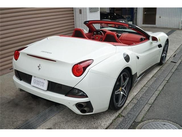 FERRARI California 30