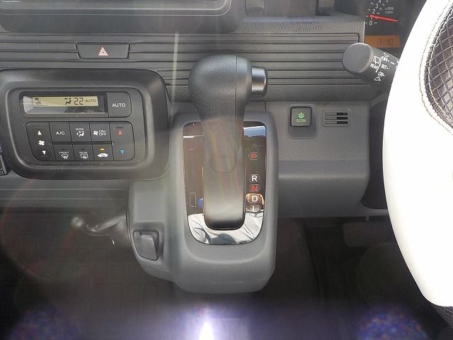 N-VAN