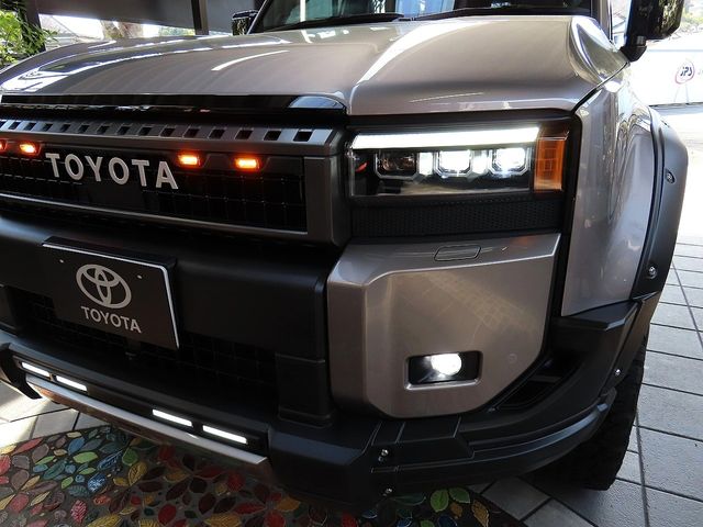 LANDCRUISER 250