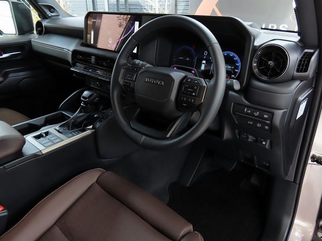 LANDCRUISER 250