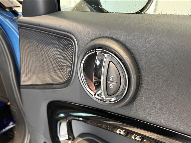 BMW MINI COOPER D CROSSOVER