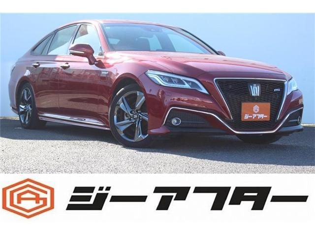 CROWN sedan hybrid