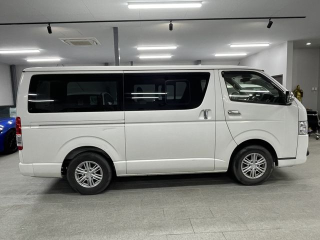 HIACE van 2WD