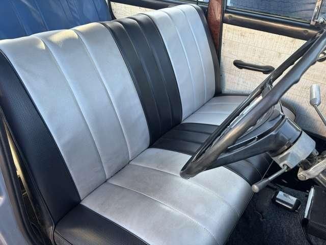 BLUEBIRD sedan