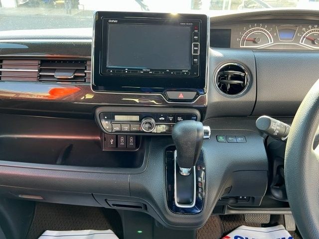 N-BOX CUSTOM 4WD