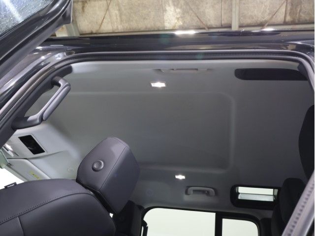 ROVER DEFENDER