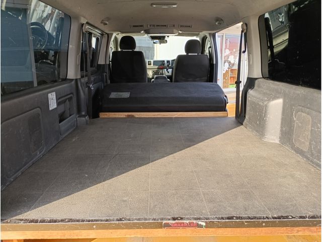 REGIUSACE van 4WD