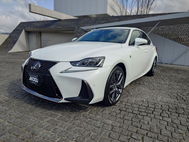 LEXUS IS300h