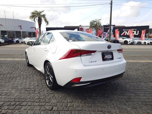 LEXUS IS300h