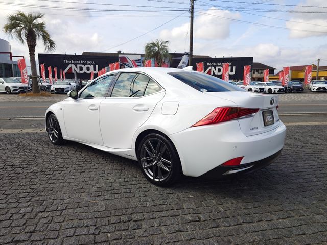 LEXUS IS300h