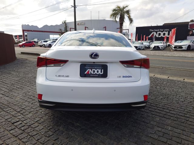 LEXUS IS300h
