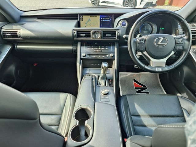 LEXUS IS300h