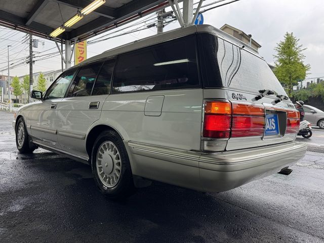 CROWN WAGON