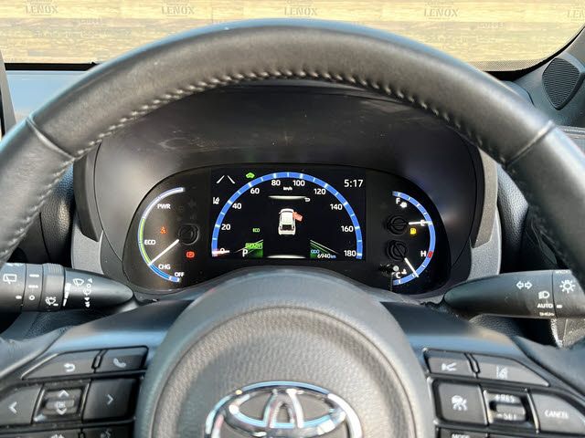 YARIS CROSS HYBRID