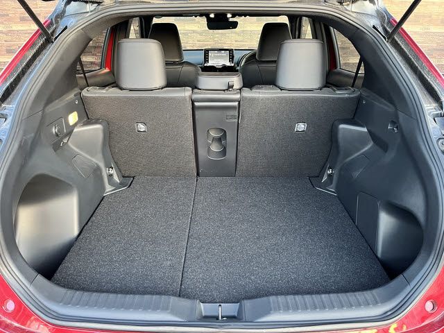 YARIS CROSS HYBRID