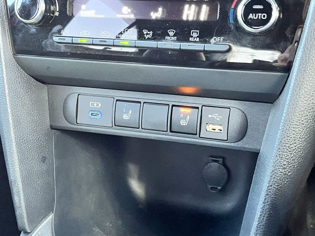 YARIS CROSS HYBRID
