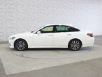 CROWN sedan hybrid