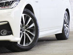 CROWN sedan hybrid