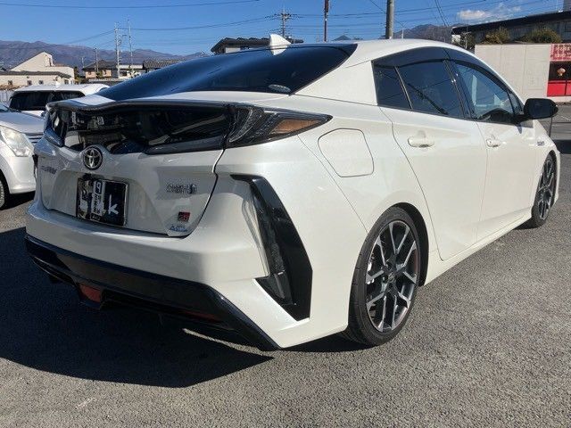 PRIUS PHV