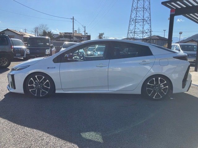 PRIUS PHV