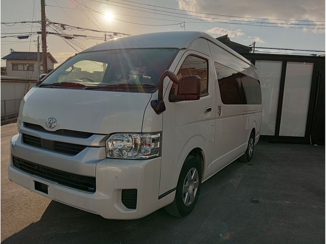 HIACE COMMUTER