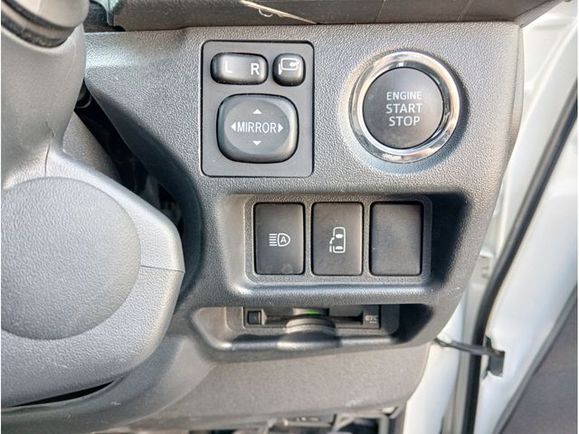 HIACE COMMUTER