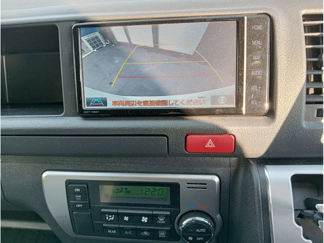 HIACE COMMUTER