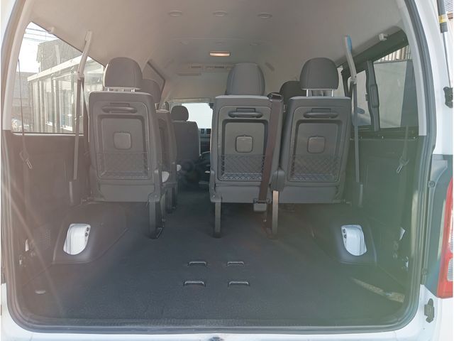 HIACE COMMUTER