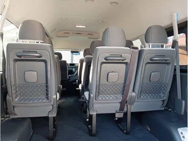 HIACE COMMUTER
