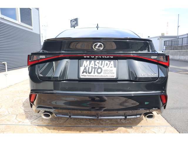LEXUS IS300h