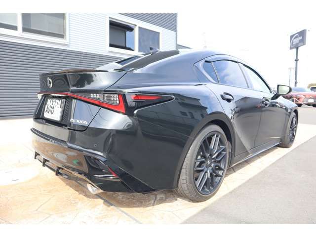 LEXUS IS300h