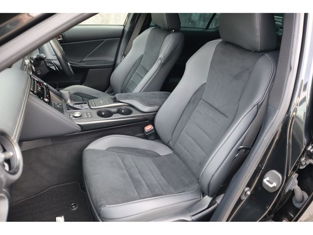 LEXUS IS300h