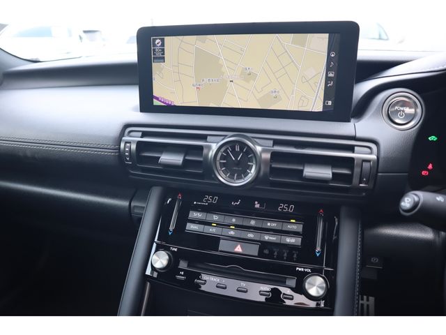LEXUS IS300h