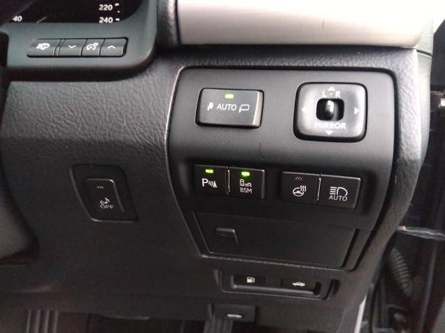 LEXUS LS600hL