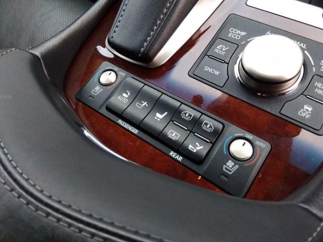 LEXUS LS600hL